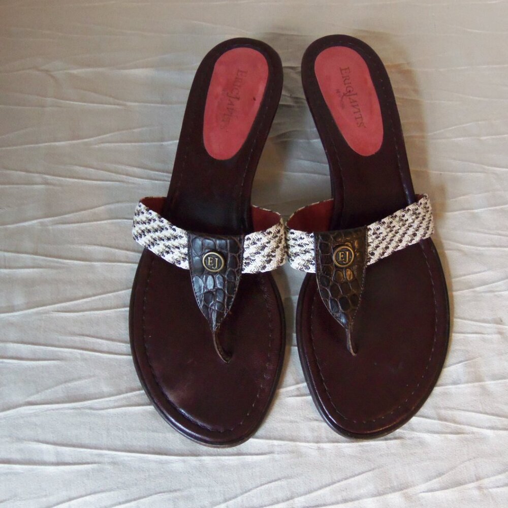 Eric Javits Logo Thong Kitten Heel Sandal Brown and Ivory sz 9.5